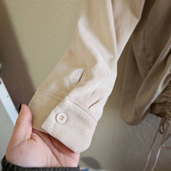 PrettyLittleThing Ruched Drawstring Shirt Dress - Picture 4 of 7